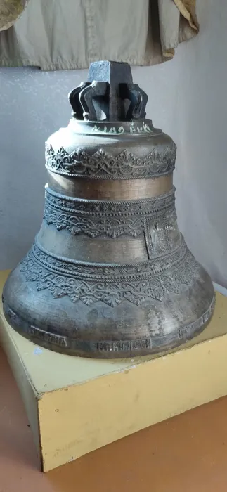 Колокол из зала заселения